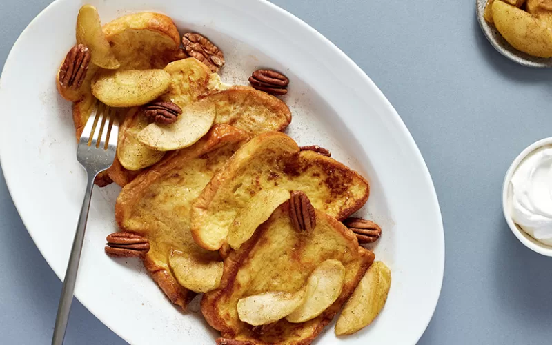 APPLE PIE FRENCH TOAST WITH PECANS